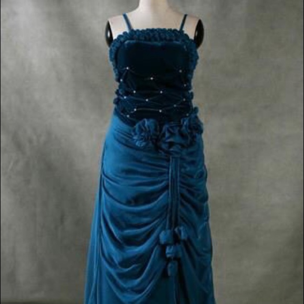 Von Lancelot designer Gowns